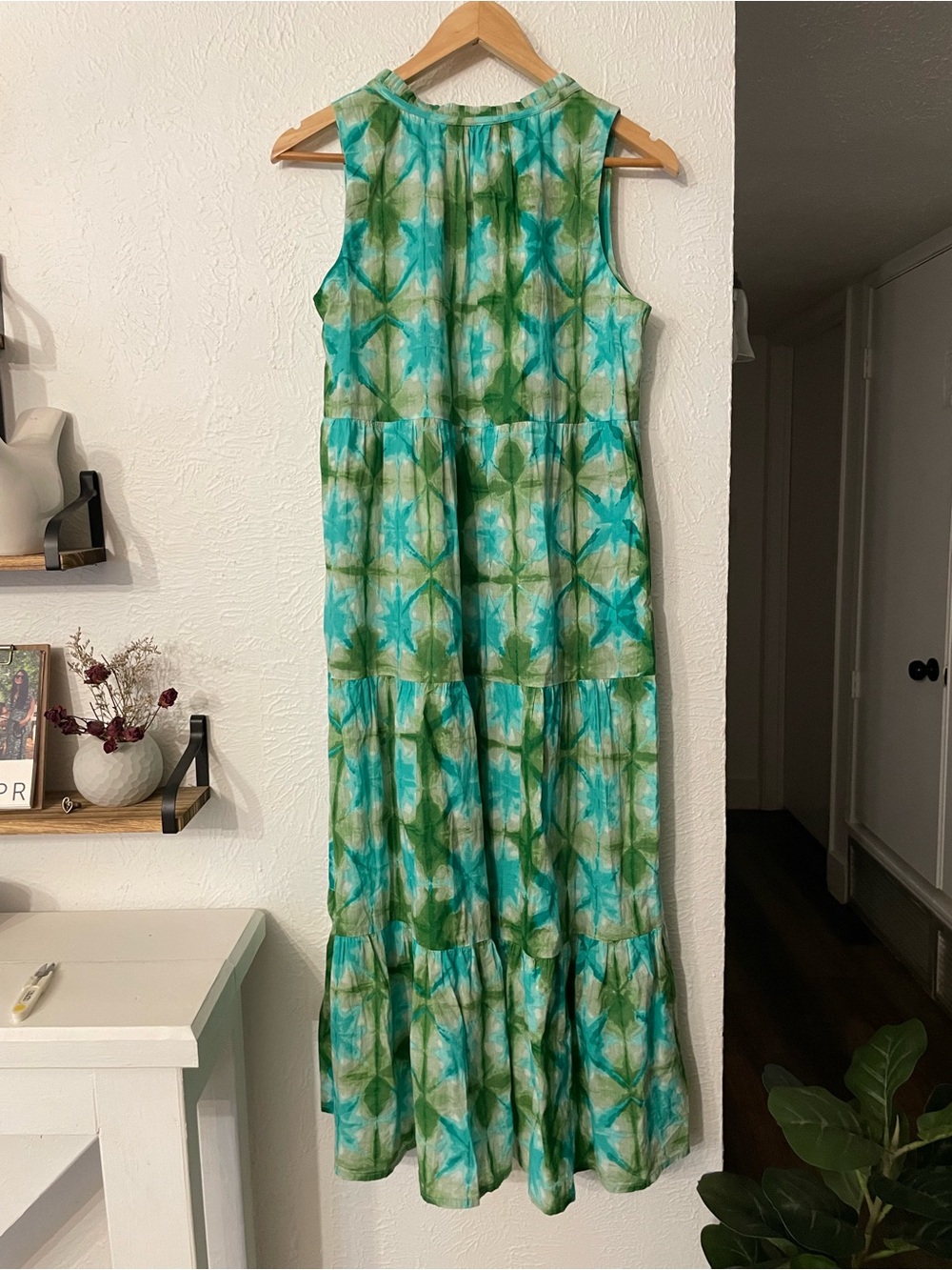 Tuckernuck Seafoam Medallion Salty Paloma Caftan Tie-Dye Tiered Maxi Dress Small - Picture 7 of 12